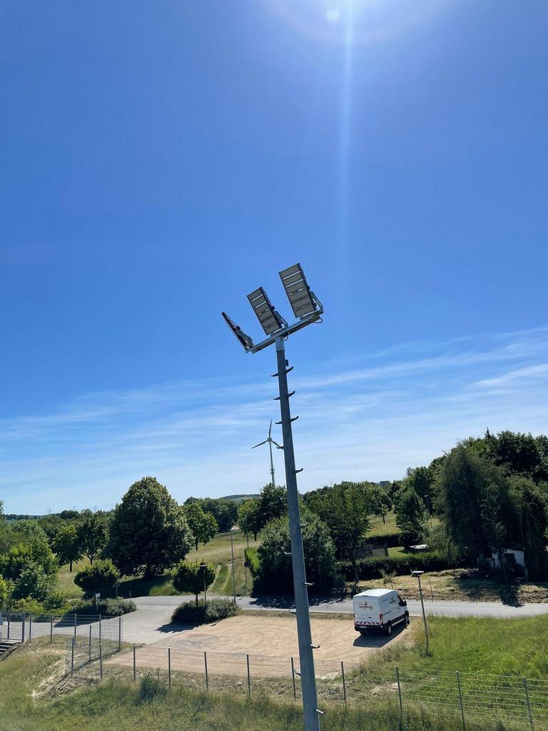 Neue Flutlichtanlage am Sportgelände