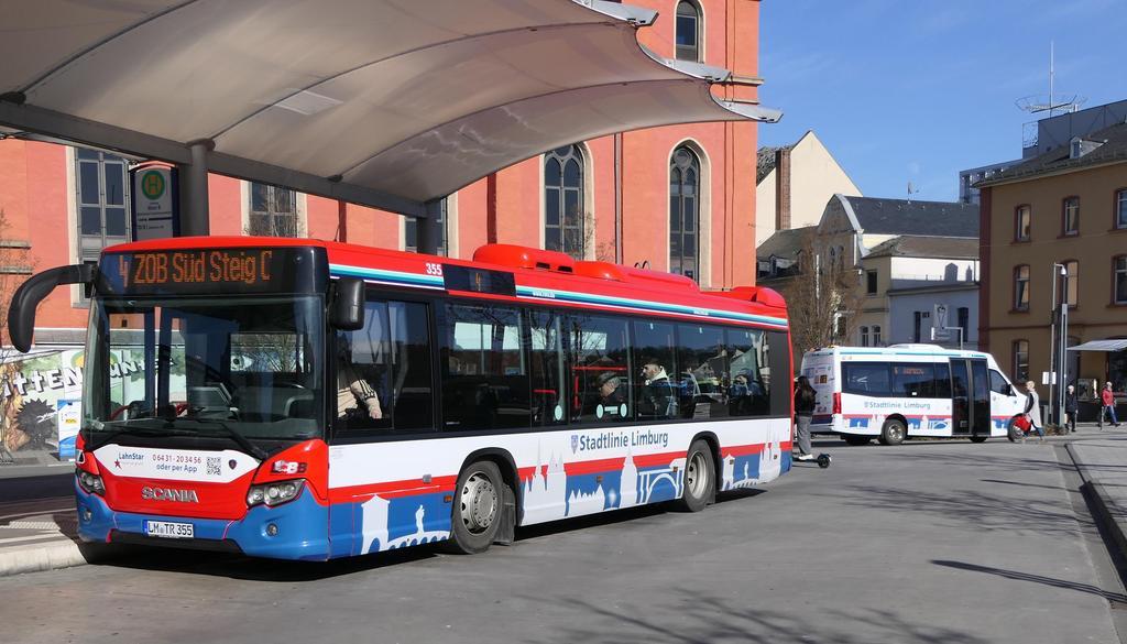  Die Stadtlinie Limburg ist mit ihren Bussen derzeit auf sechs Linien in Limburg unterwegs, nur der LahnStar fährt die Stadtteile an. Mit der Erweiterung des Angebots sollen alle Stadtteile in das Liniennetz eingebunden werden und somit Anschluss an die Innenstadt und den Bahnhof erhalten. 