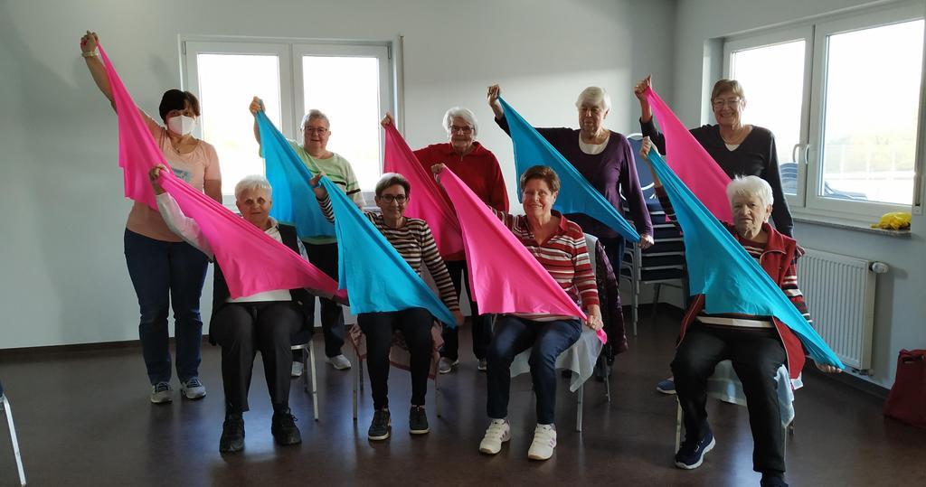  Sitzgymnastikgruppe 1 mit Reflextüchern 
