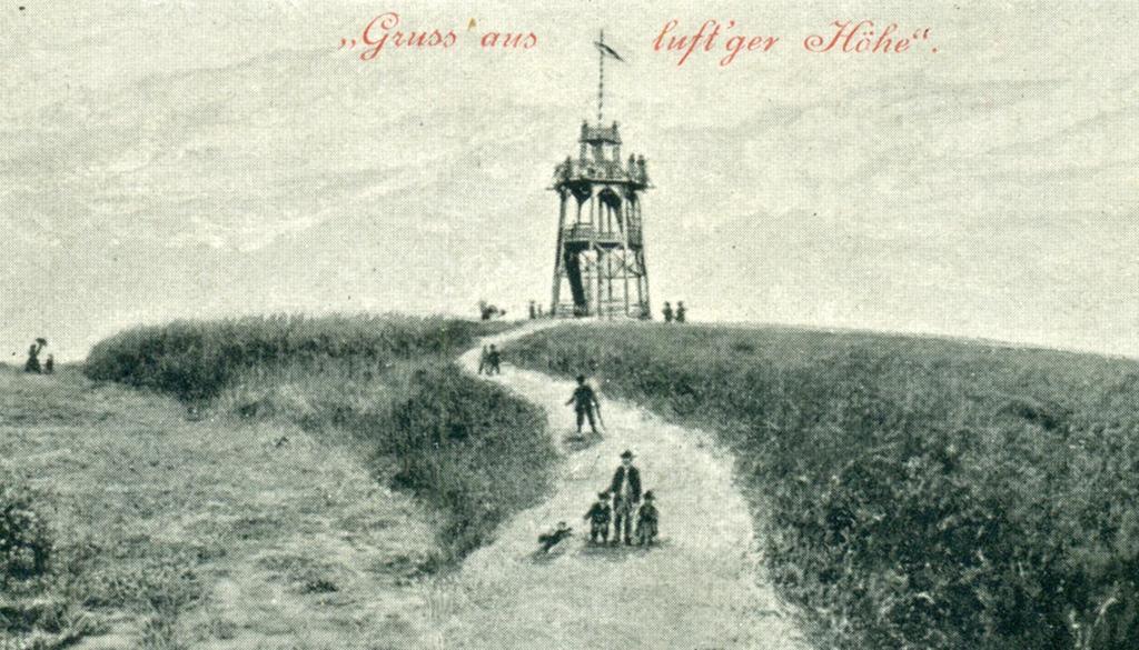 Eine Postkarte zeigt den Turm, den es einmal auf dem Greifenberg gab. 1919 brannte er ab 