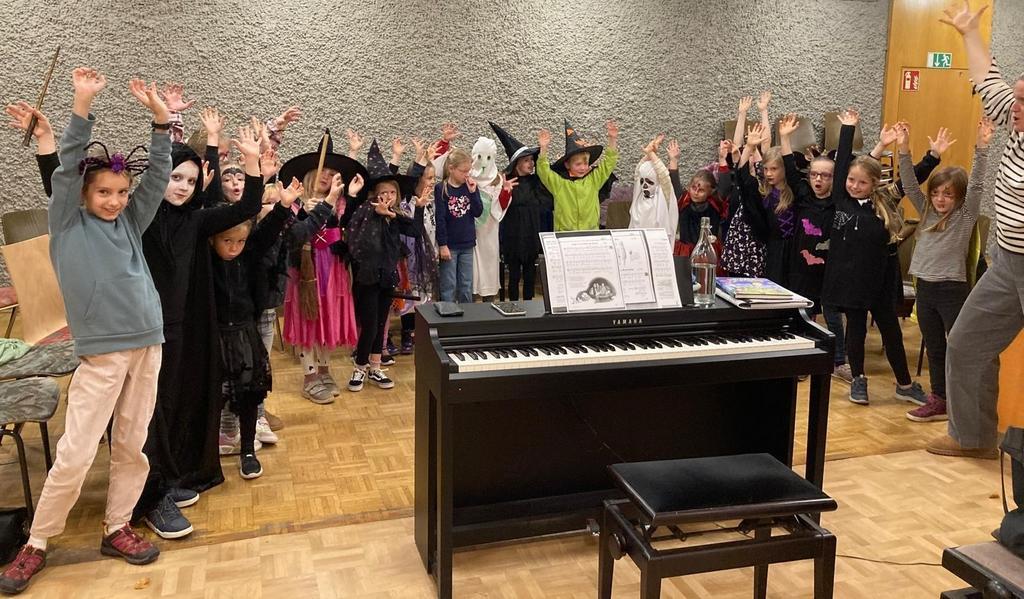  Halloween-Probe bei den Young Harmonists mit Dorohee Laux 