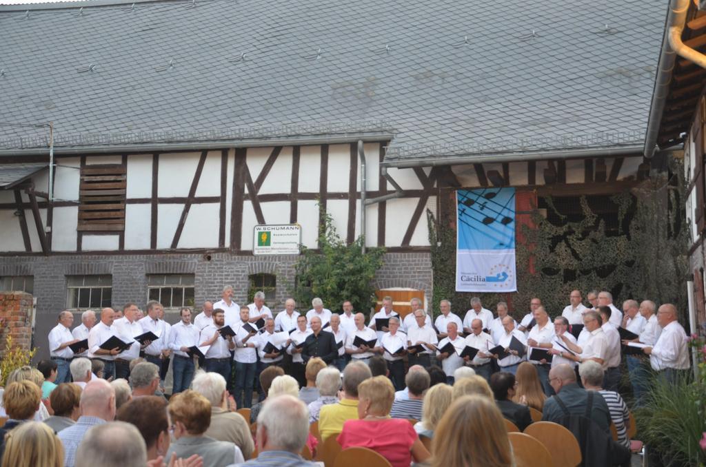 Serenade im Hof - Openair-Konzert des Männerchores Cäcilia Lindenholzhausen