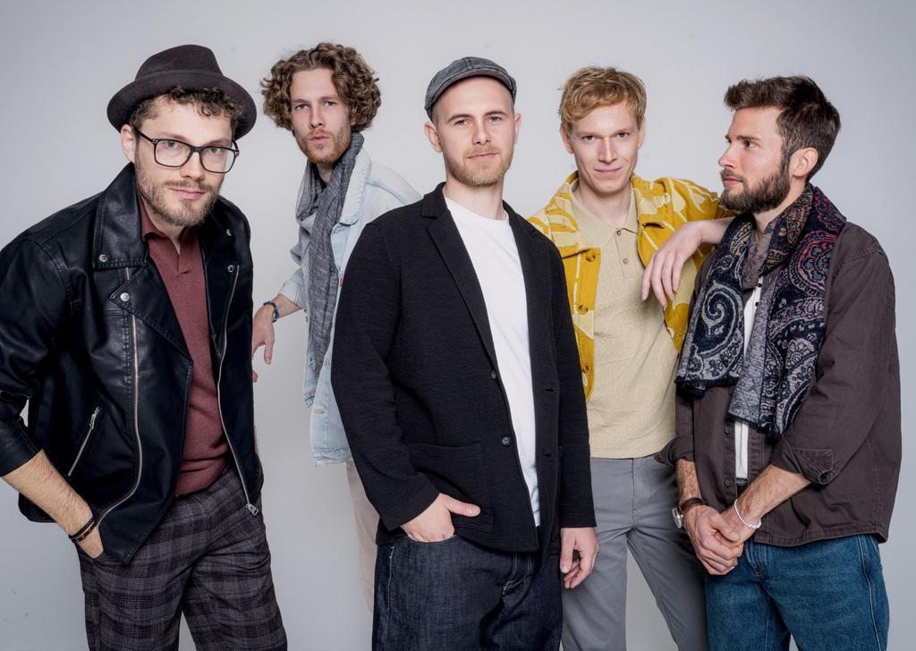  ANDERS aus Freiburg: Preisgekrönte A-Cappella-Band mit eigenen Popsongs, eingängigen Melodien und intelligenten Texten. 