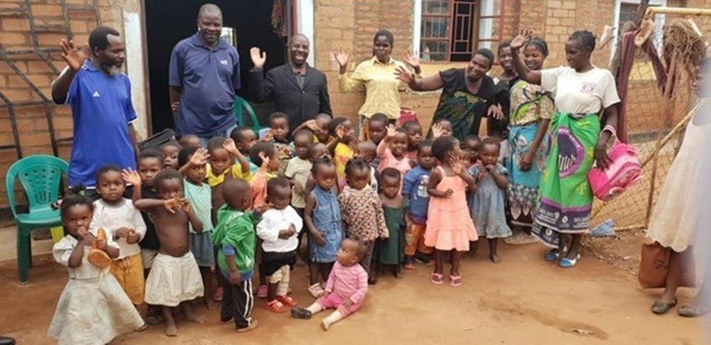 Christbaumsammelaktion der CAJ für das Waisenhaus in Malawi