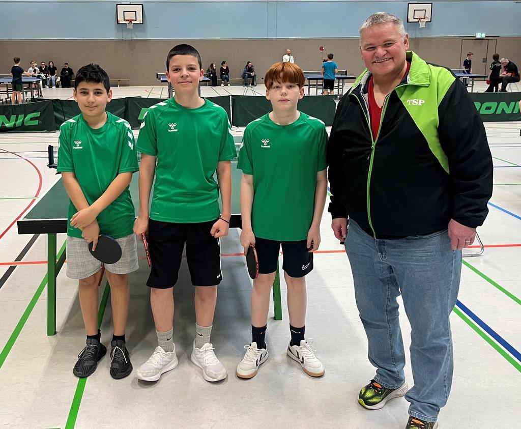  v. l. n. r.: Toni Eichouh, Mihael Grabovica, Emilian Ragnarsson, Betreuer Oliver Wiederhold 